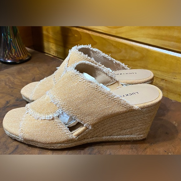 NWOT LUCKY BRAND WEDGE ESPADRILLES SIZE 8 IN PEACHY - Picture 2 of 6